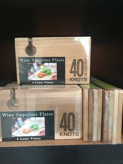 Cedar Appy Plate Set